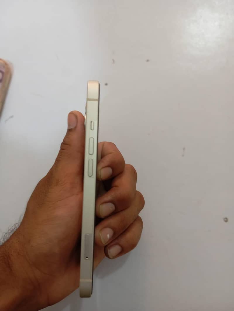 Apple iPhone 13 3