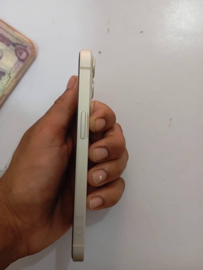Apple iPhone 13 4