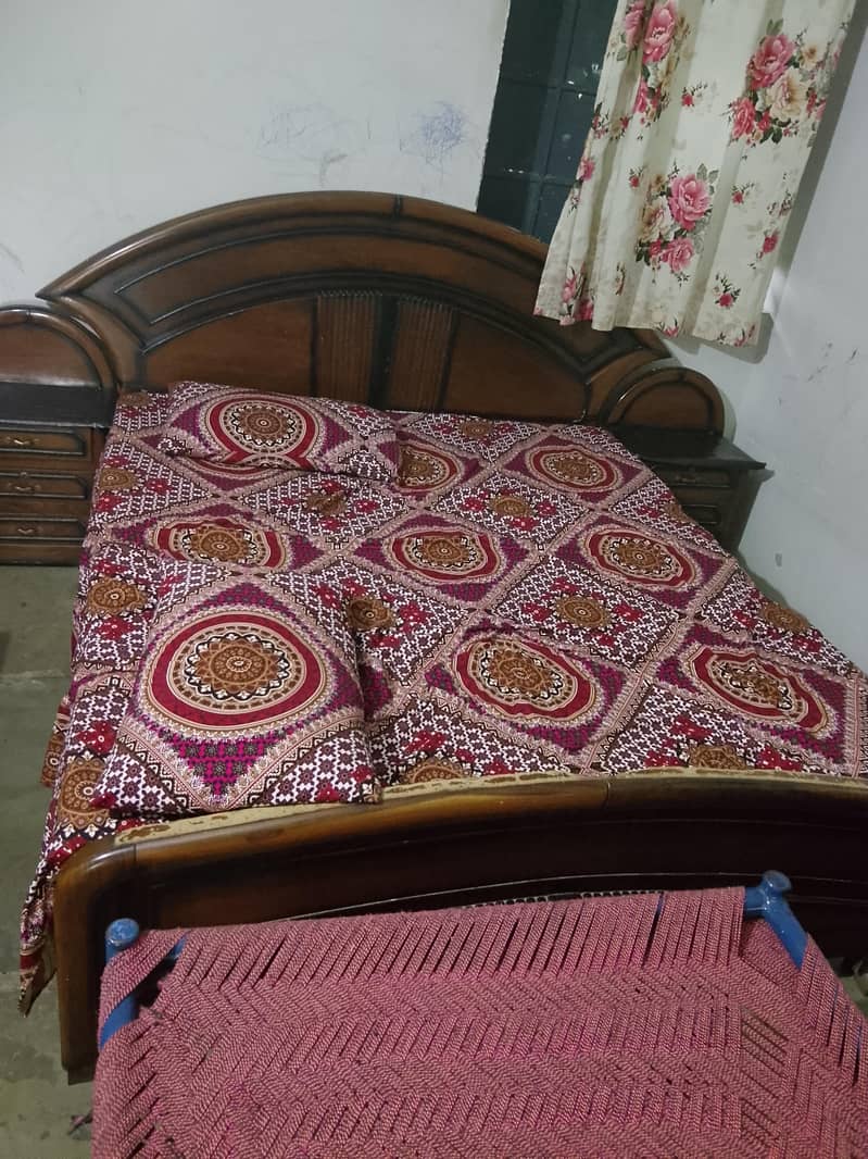 Bed set alongwith dressing 2