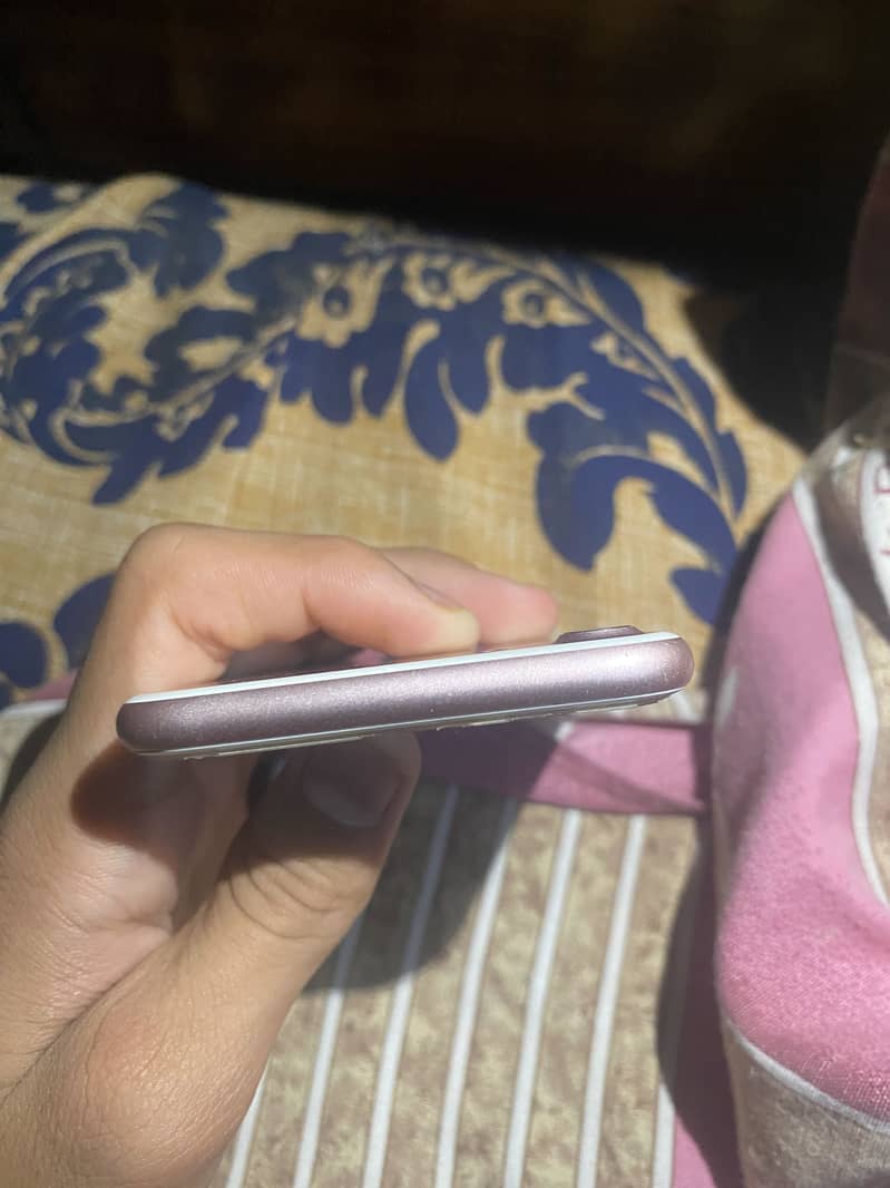 Apple iPhone 7 1