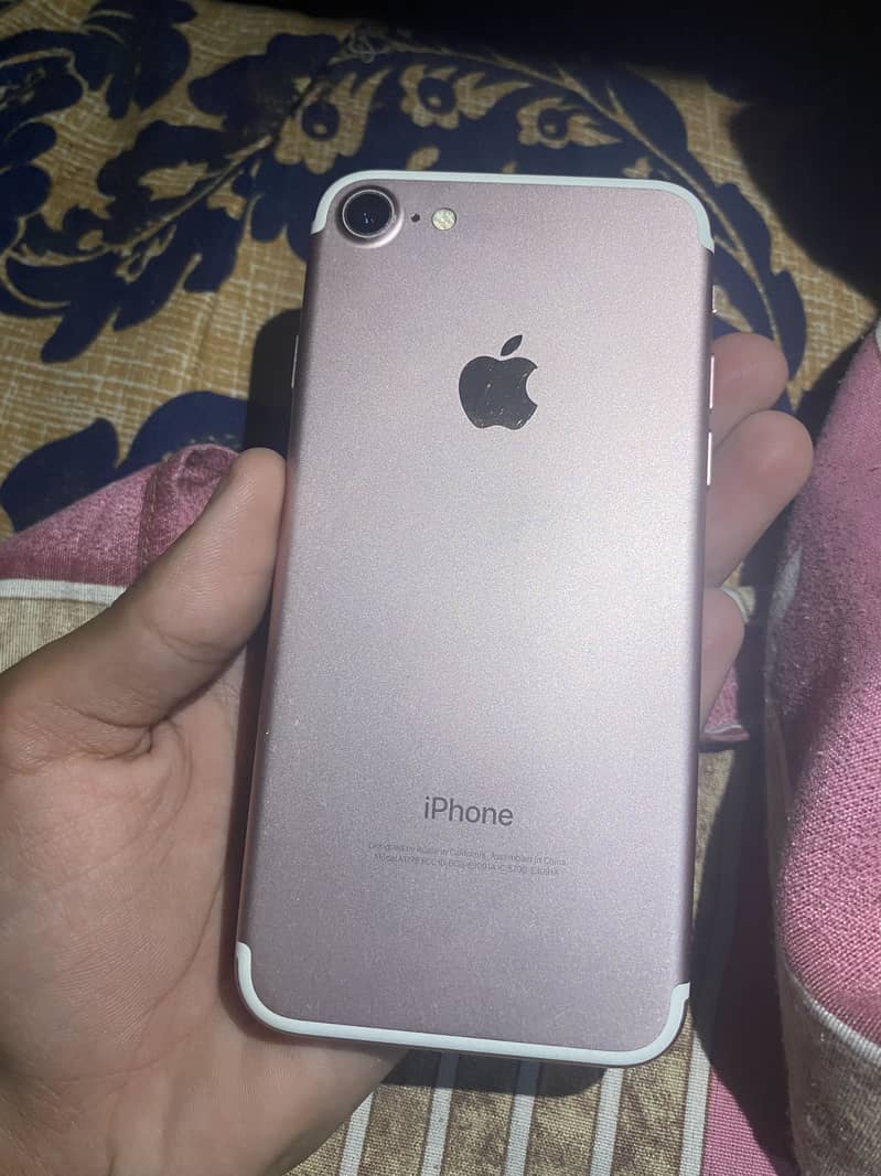 Apple iPhone 7 2