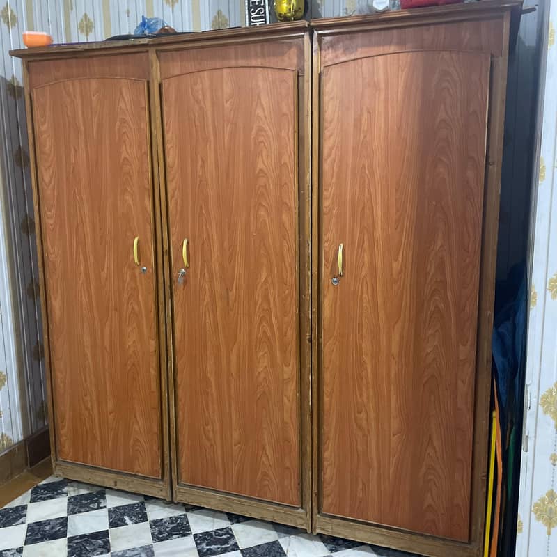 wardrobe 0