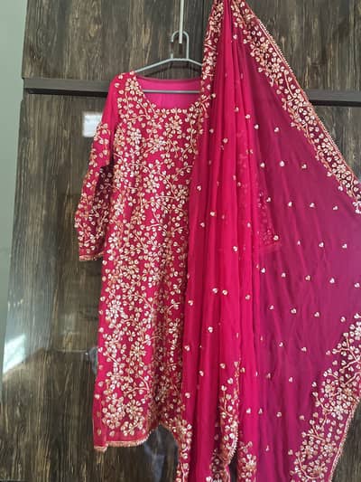 beautiful dress new medium size