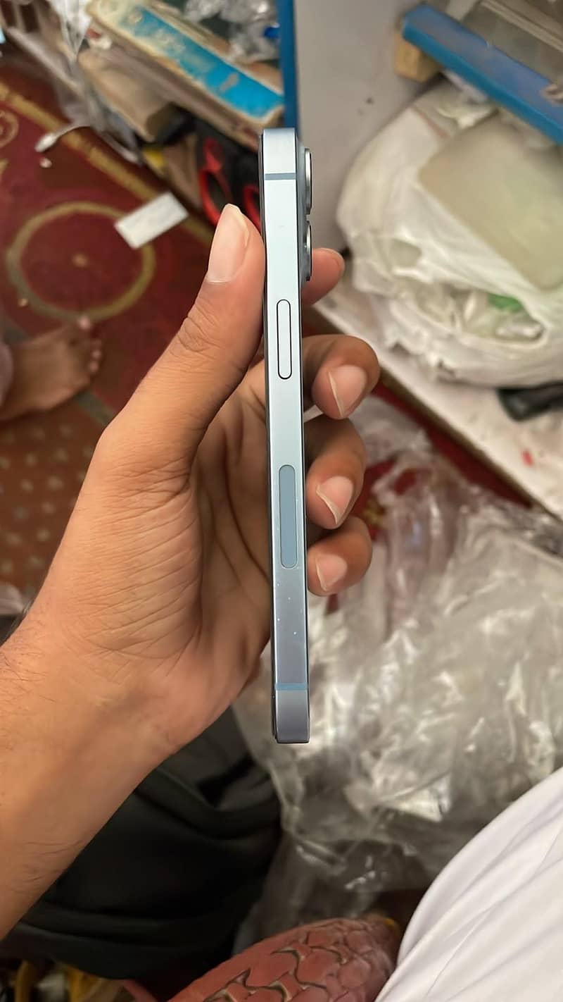 Apple iPhone 14 3