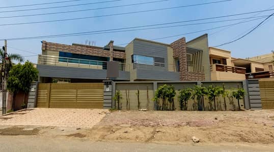 Gulberg Prime Location 2 Kanal House For Rent
