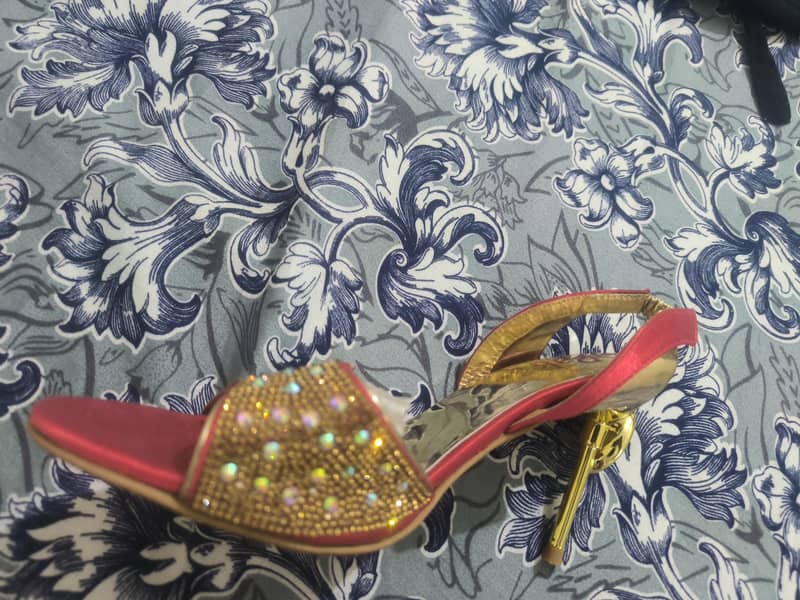 Bridel heel 3