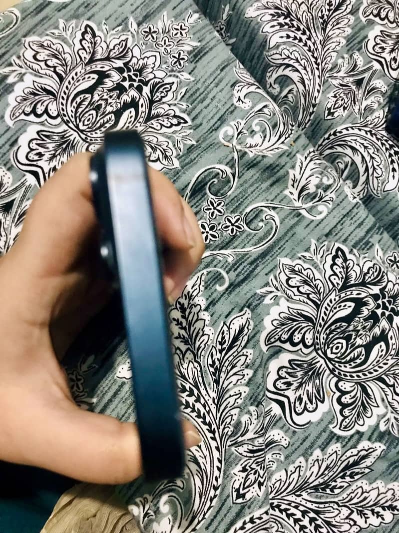 Apple iPhone 14 6