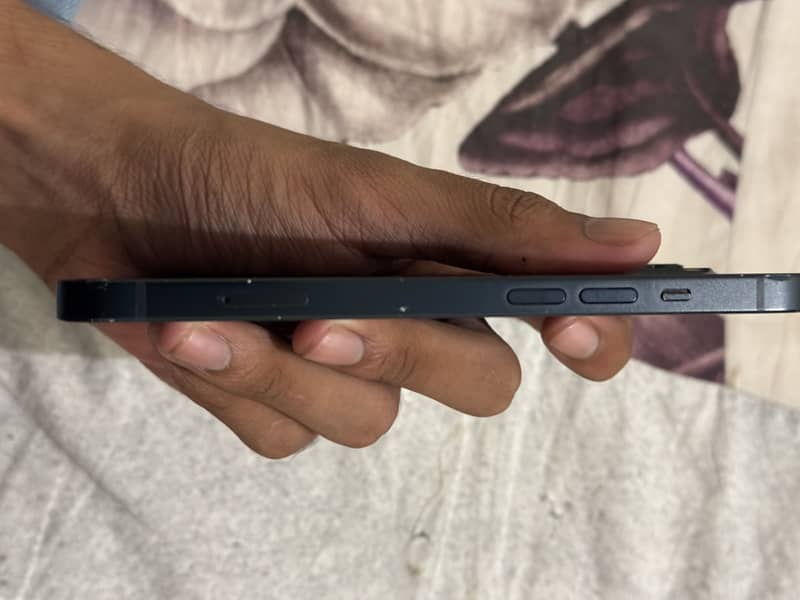 Apple iPhone 13 3