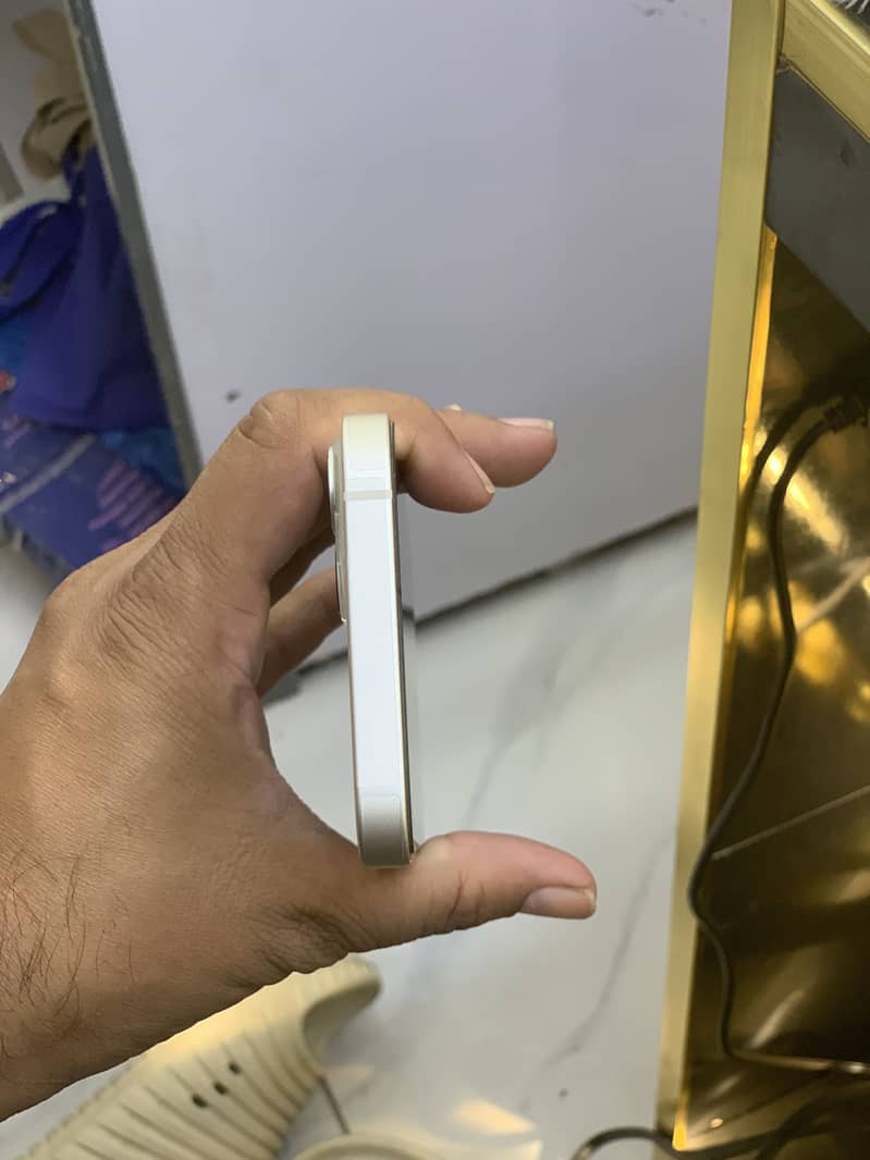 Apple iPhone 13 1