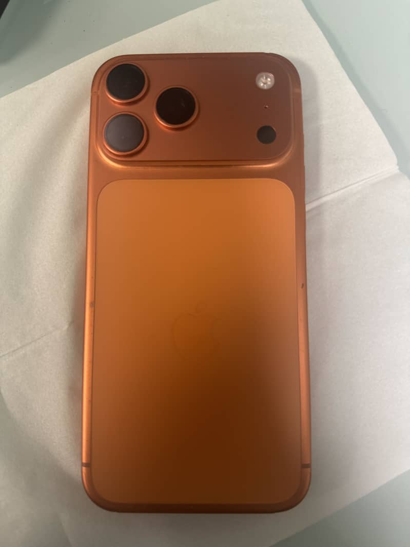 Apple iPhone 17 Pro Max 3