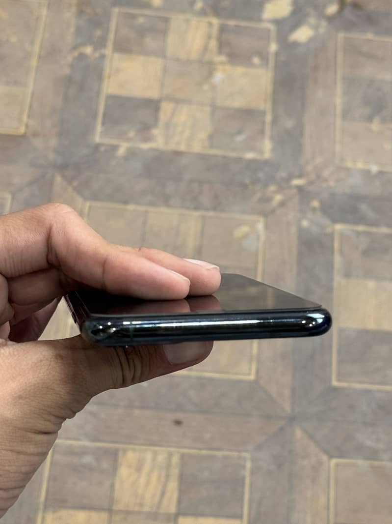 iPhone 11 max Jv 4