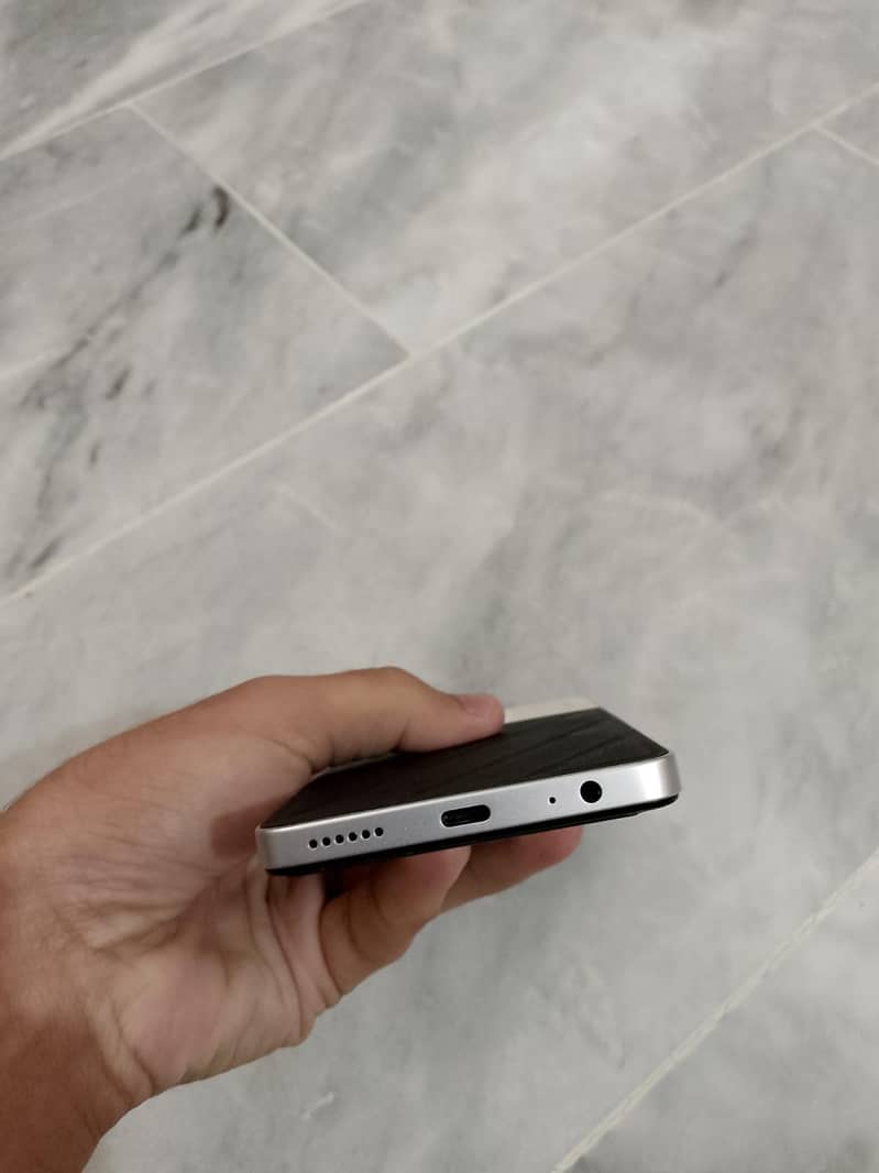 Tecno Spark 10 Pro 4