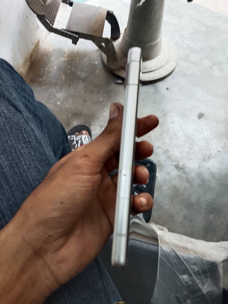 Google Pixel 7a 1