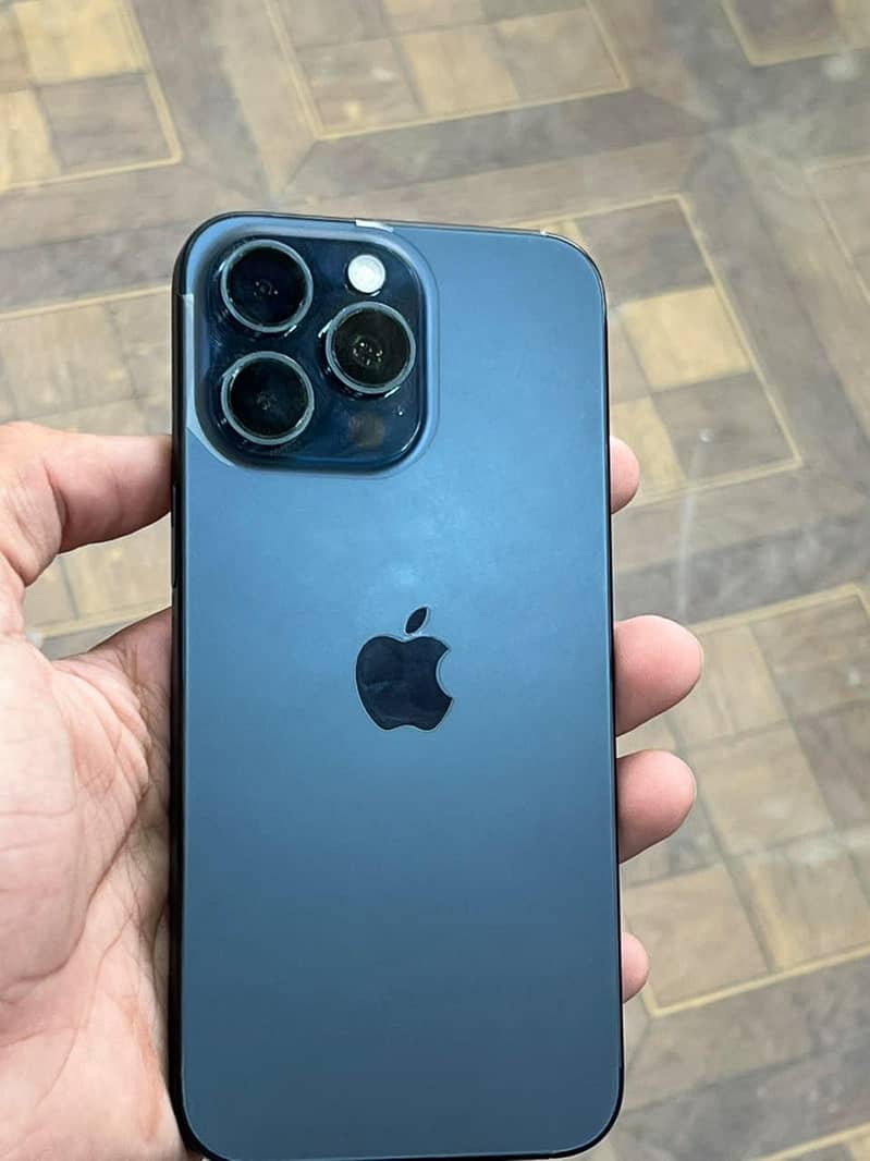 iPhone 15 Pro Max 0