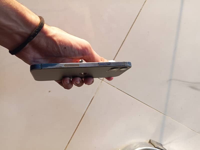 Apple iPhone 12 5