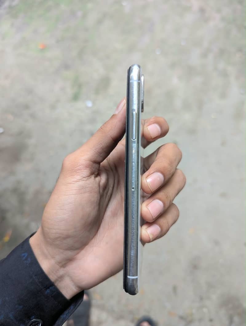 Apple iPhone X 2