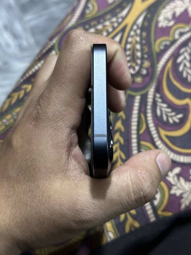 Apple iPhone 13 3