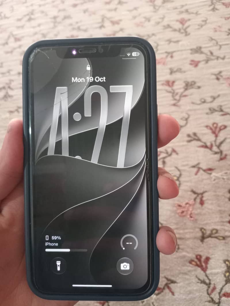 Apple iPhone 11 Pro 4