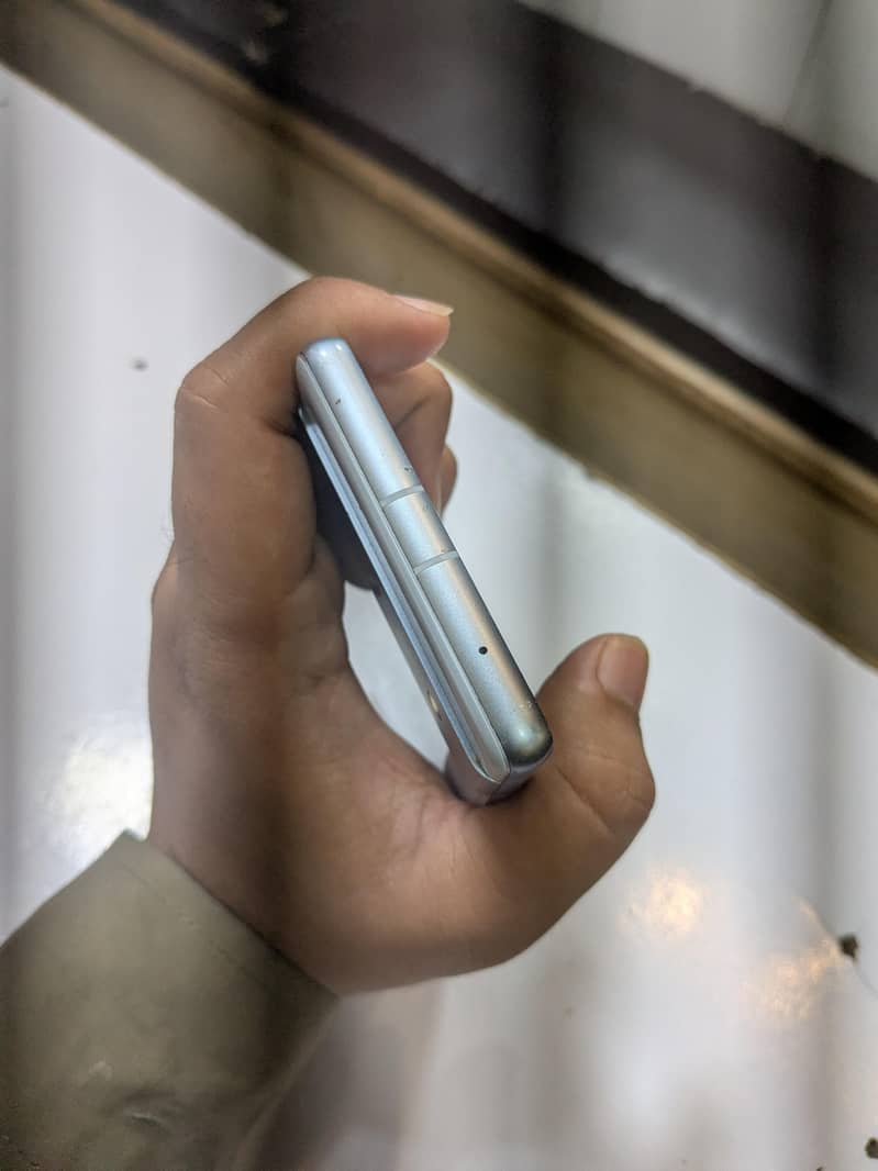 Google Pixel 7a 3
