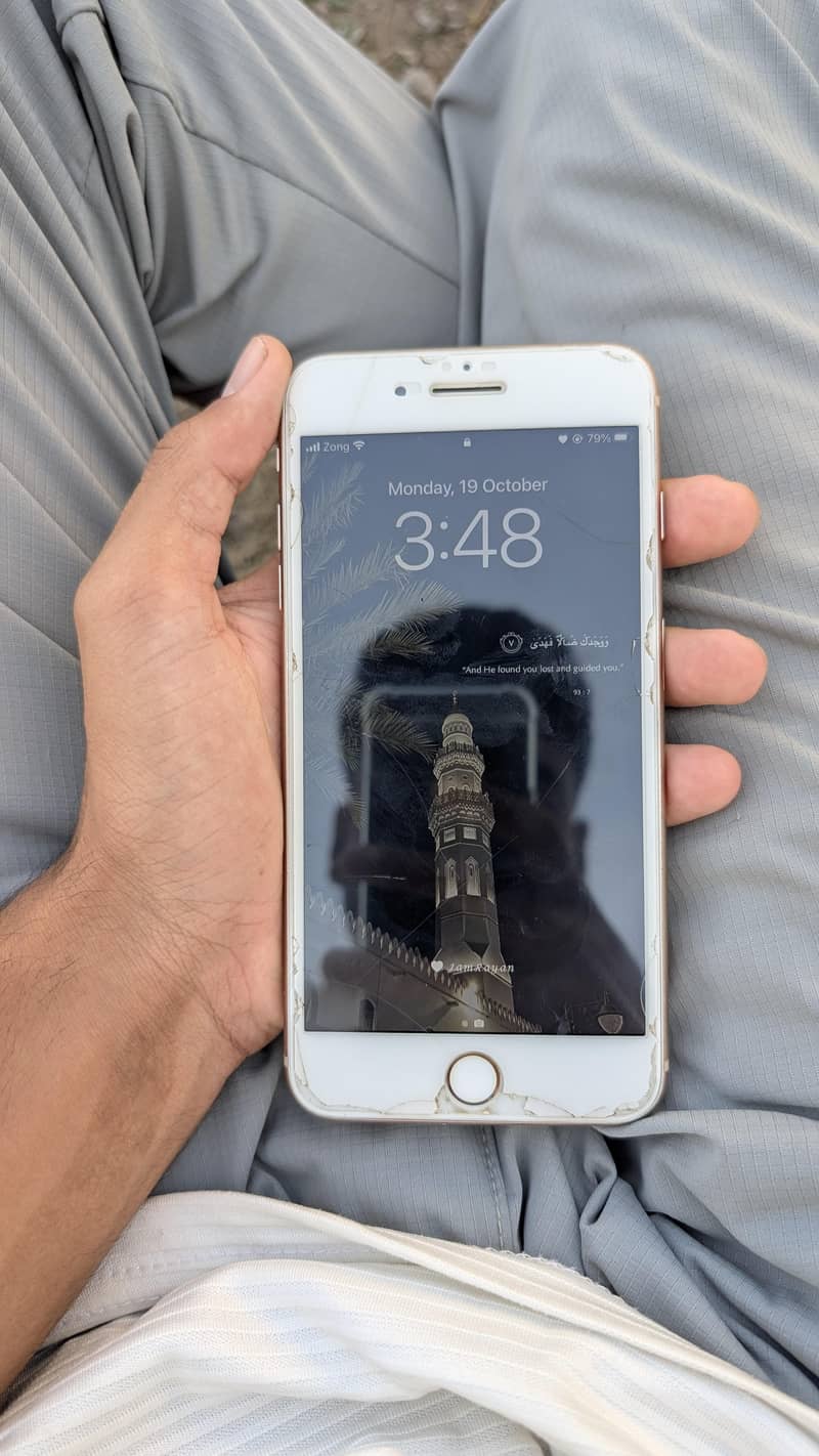 Apple iPhone 8 Plus 1