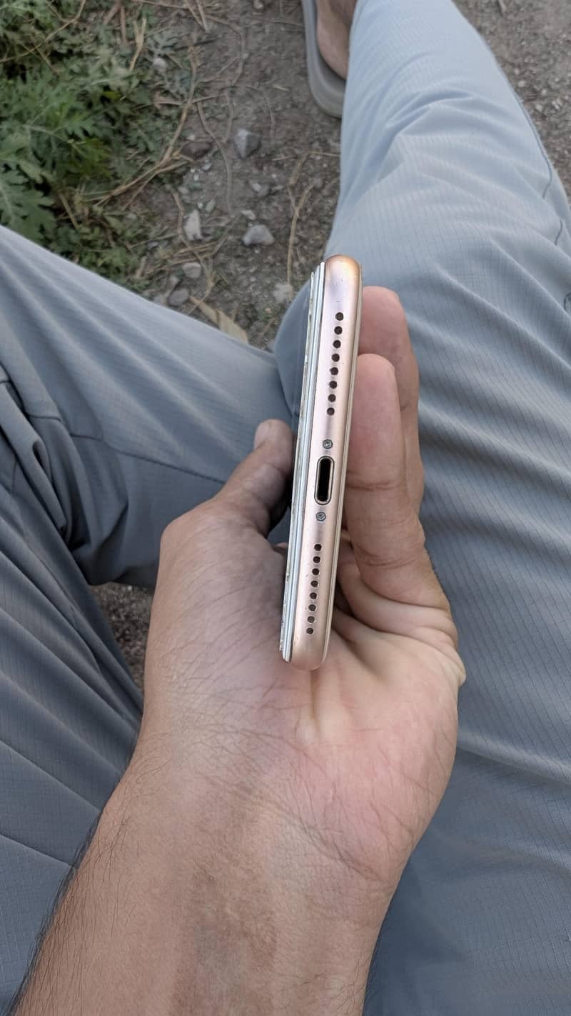 Apple iPhone 8 Plus 5