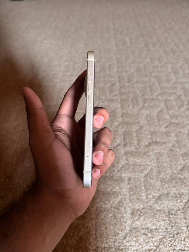 Apple iPhone 15 6