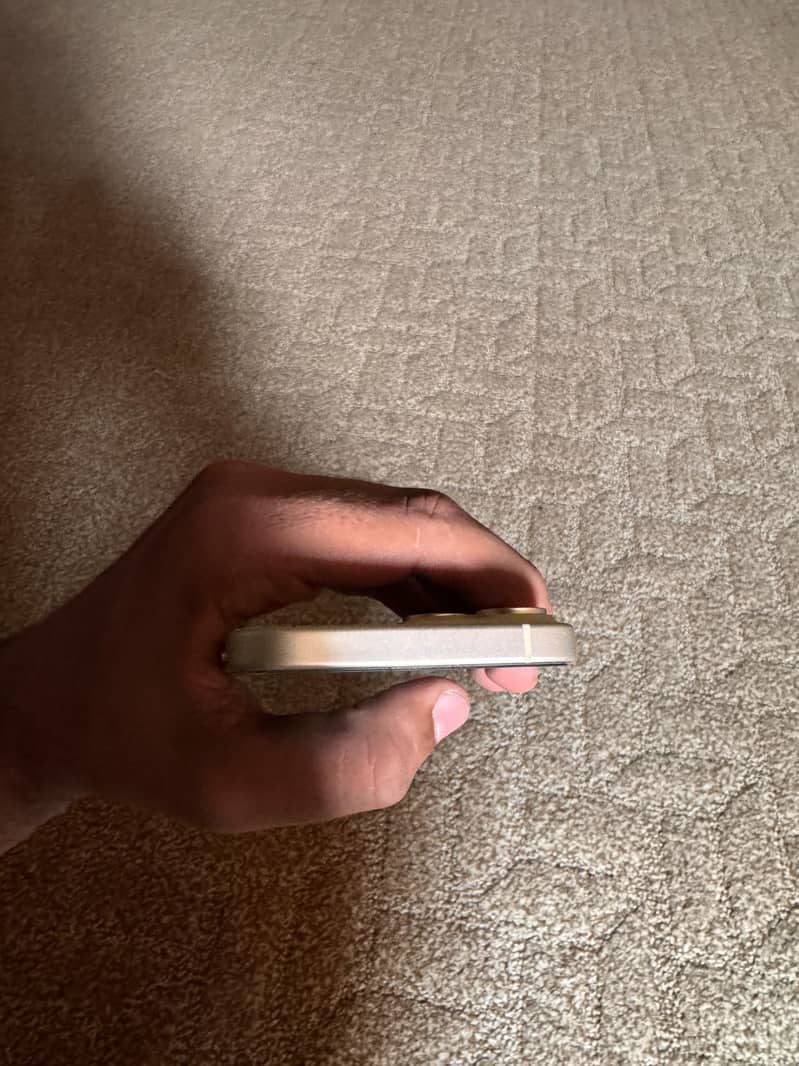 Apple iPhone 15 9