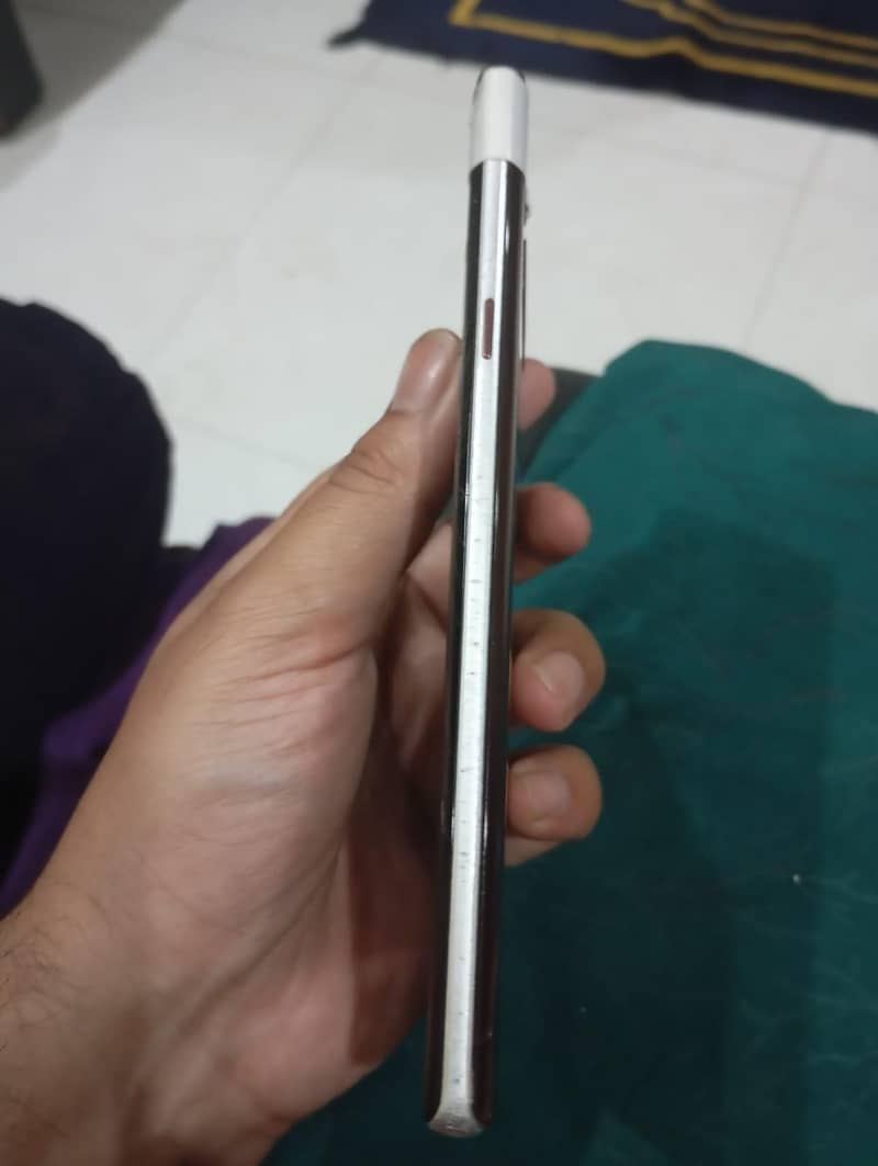 Samsung Mobile Note 9 6