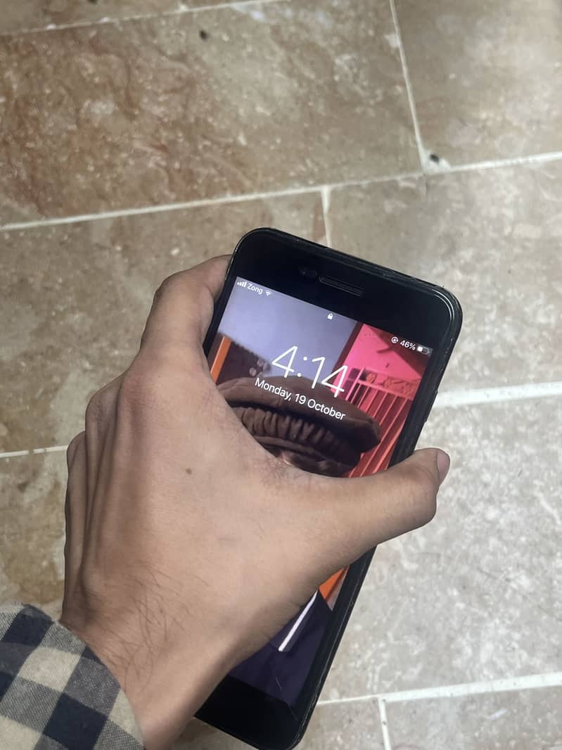 Apple iPhone 7 Plus 1