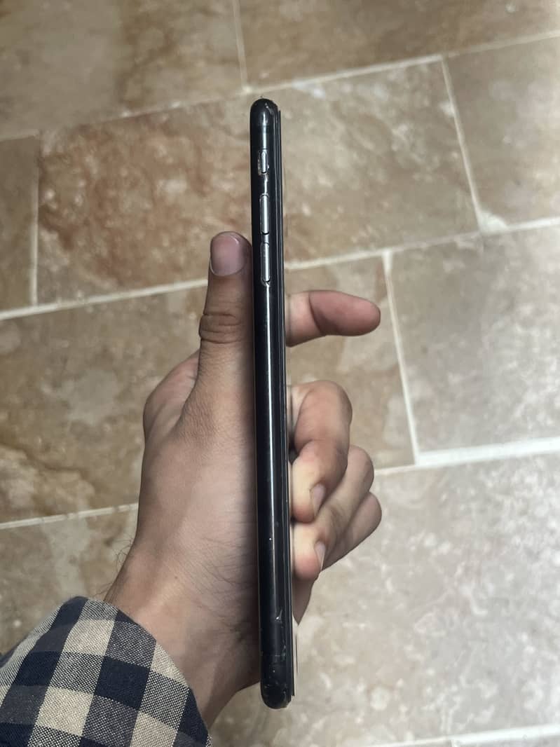Apple iPhone 7 Plus 3