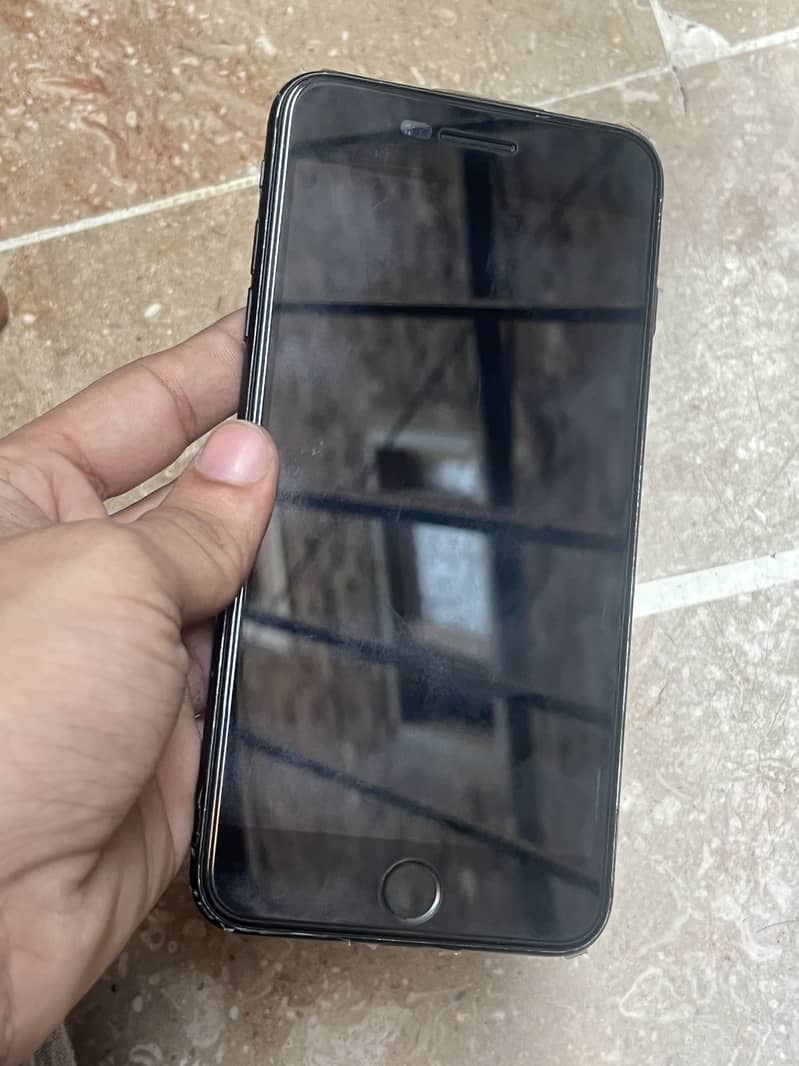 Apple iPhone 7 Plus 5