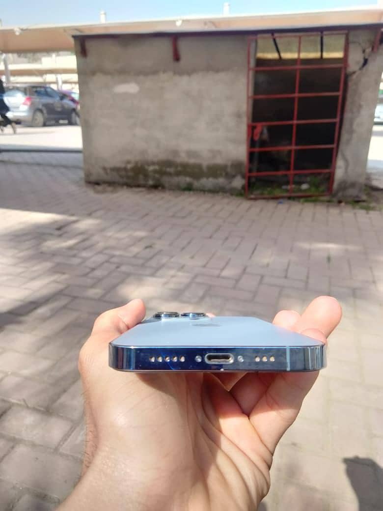 Apple iPhone 13 Pro 1