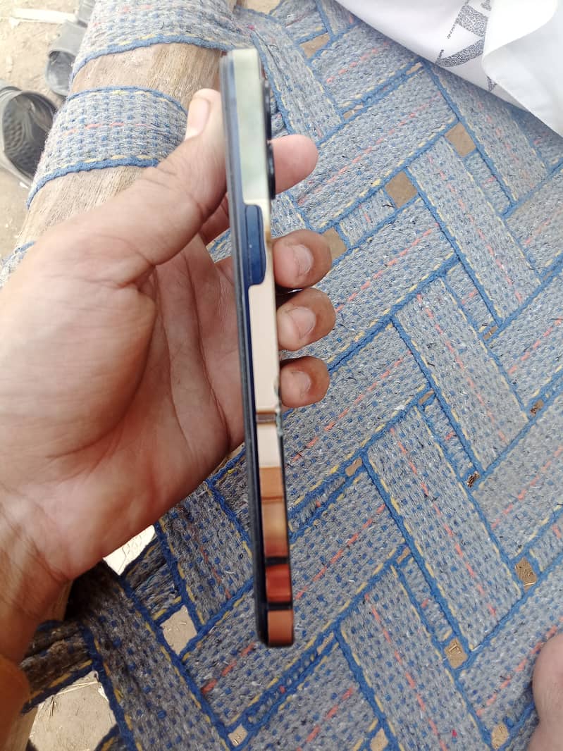 Apple iPhone 12 2