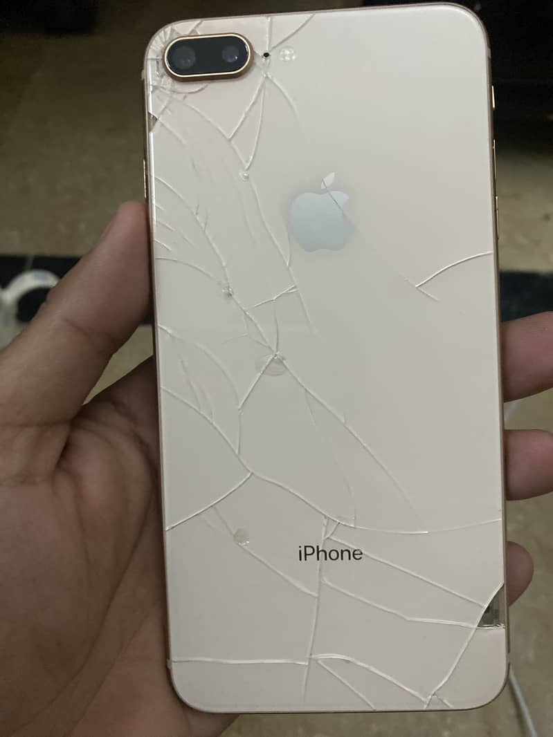 Apple iPhone 8 Plus 1
