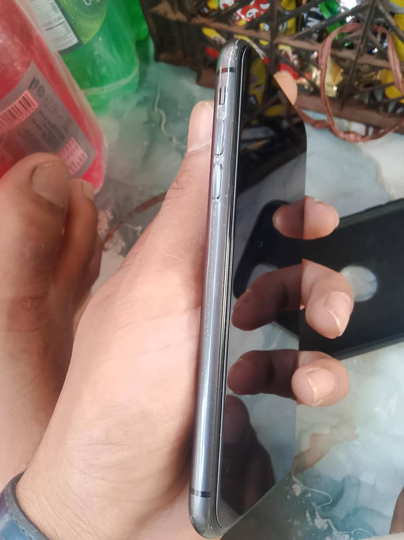 Apple iPhone 11 5