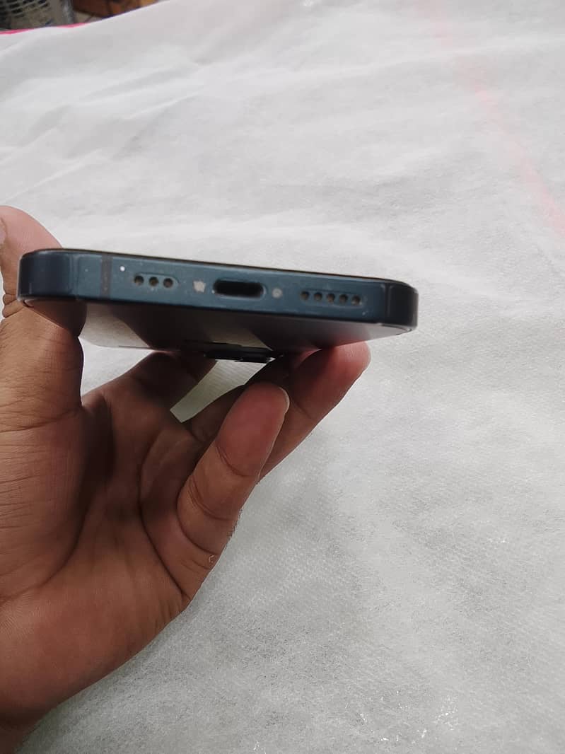 Apple iPhone 13 1