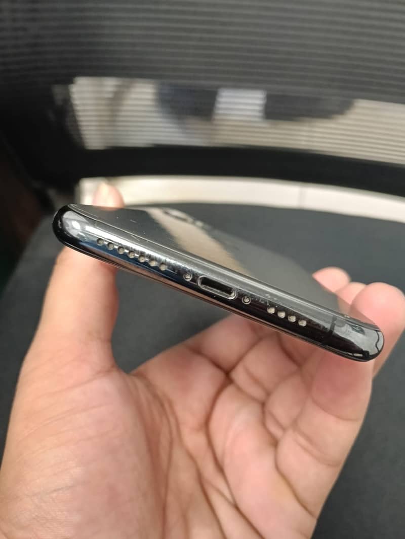 Apple iPhone 11 Pro Max 1