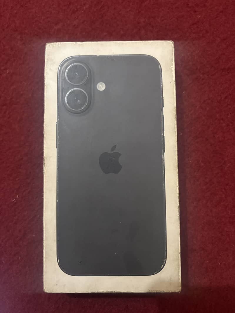 Apple iPhone 16 7