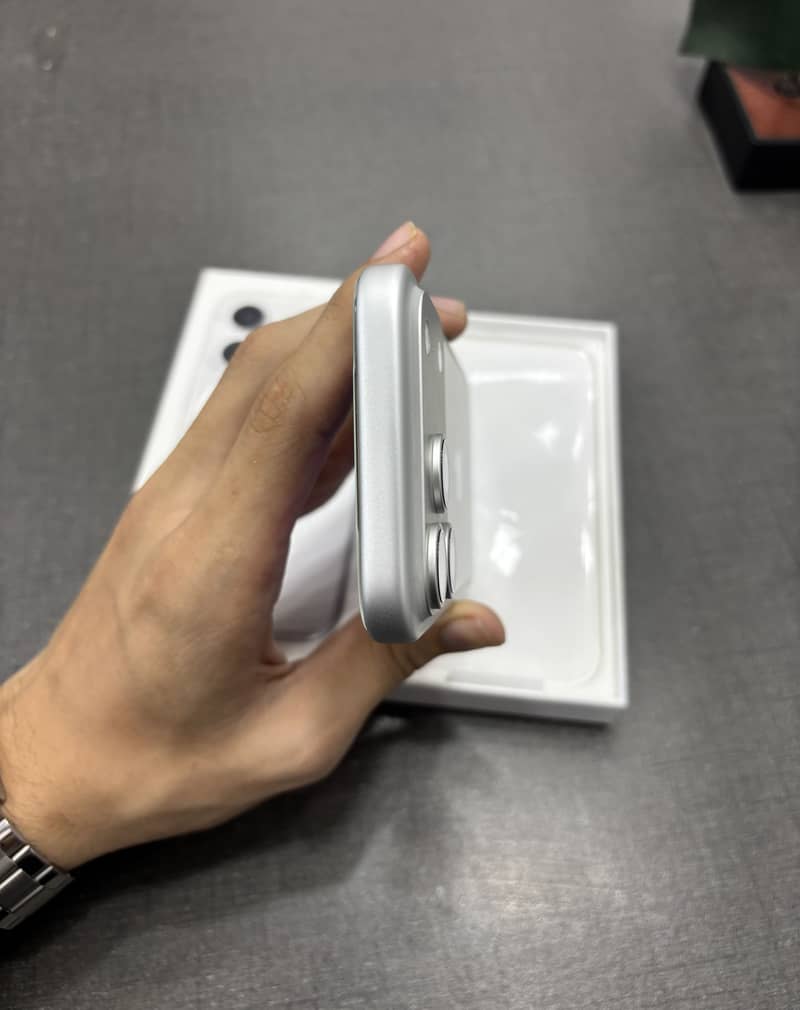 Apple iPhone 17 Pro 4
