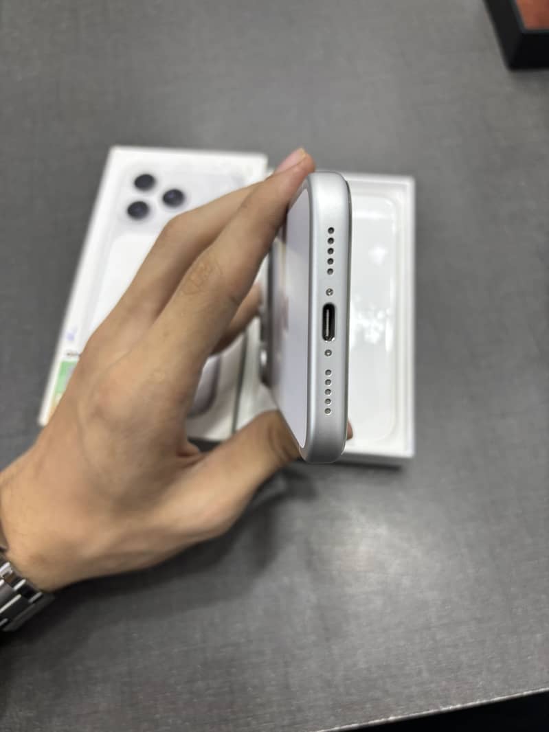 Apple iPhone 17 Pro 5