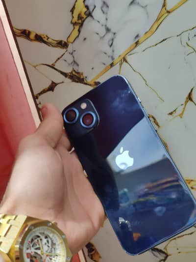 Apple iPhone 13