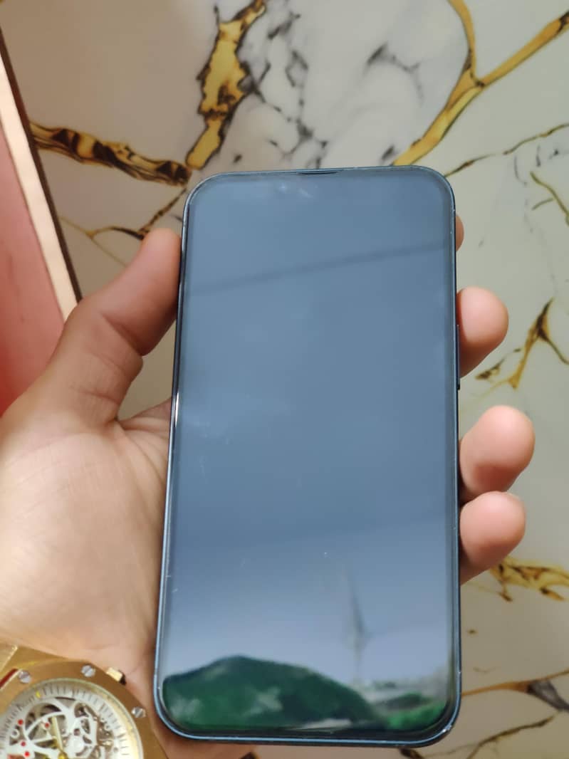 Apple iPhone 13 2