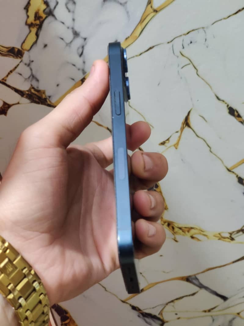 Apple iPhone 13 3
