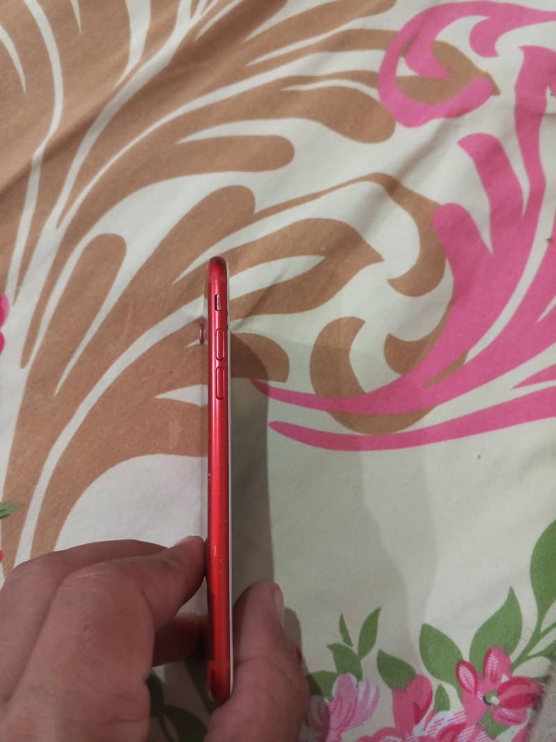 Apple iPhone 7 3