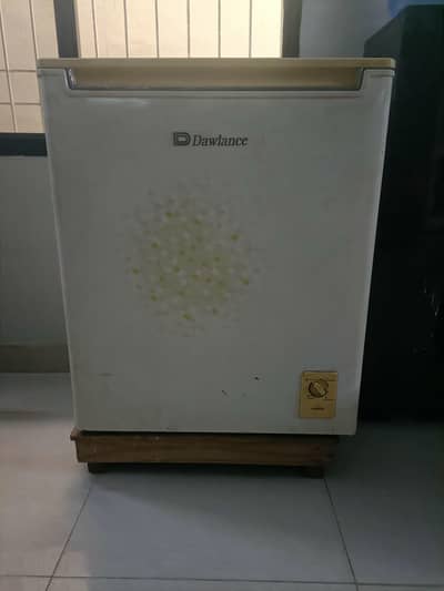 DUAL REFRIGERATOR AND FREEZER