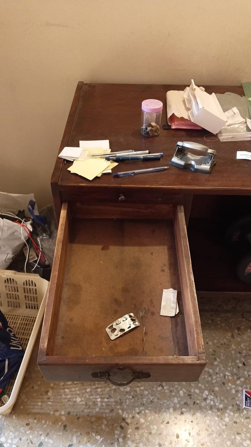 Solid Wood Office Table 1