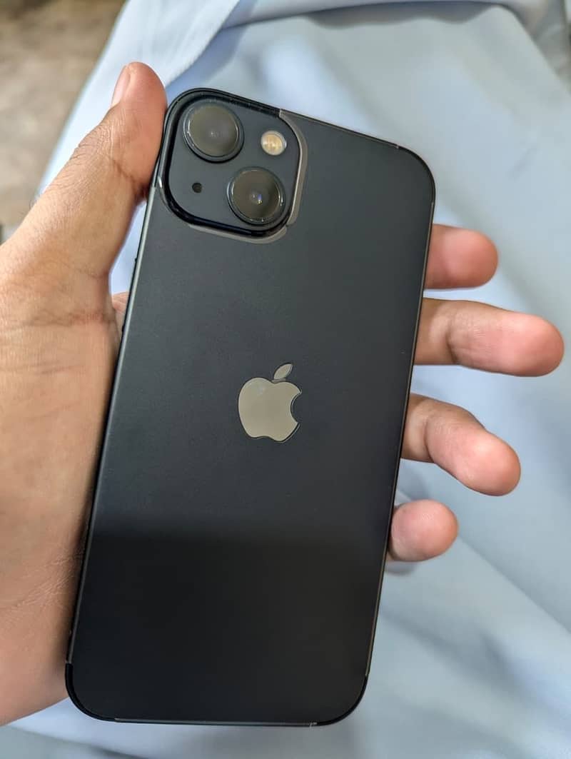 Apple iPhone 13 5