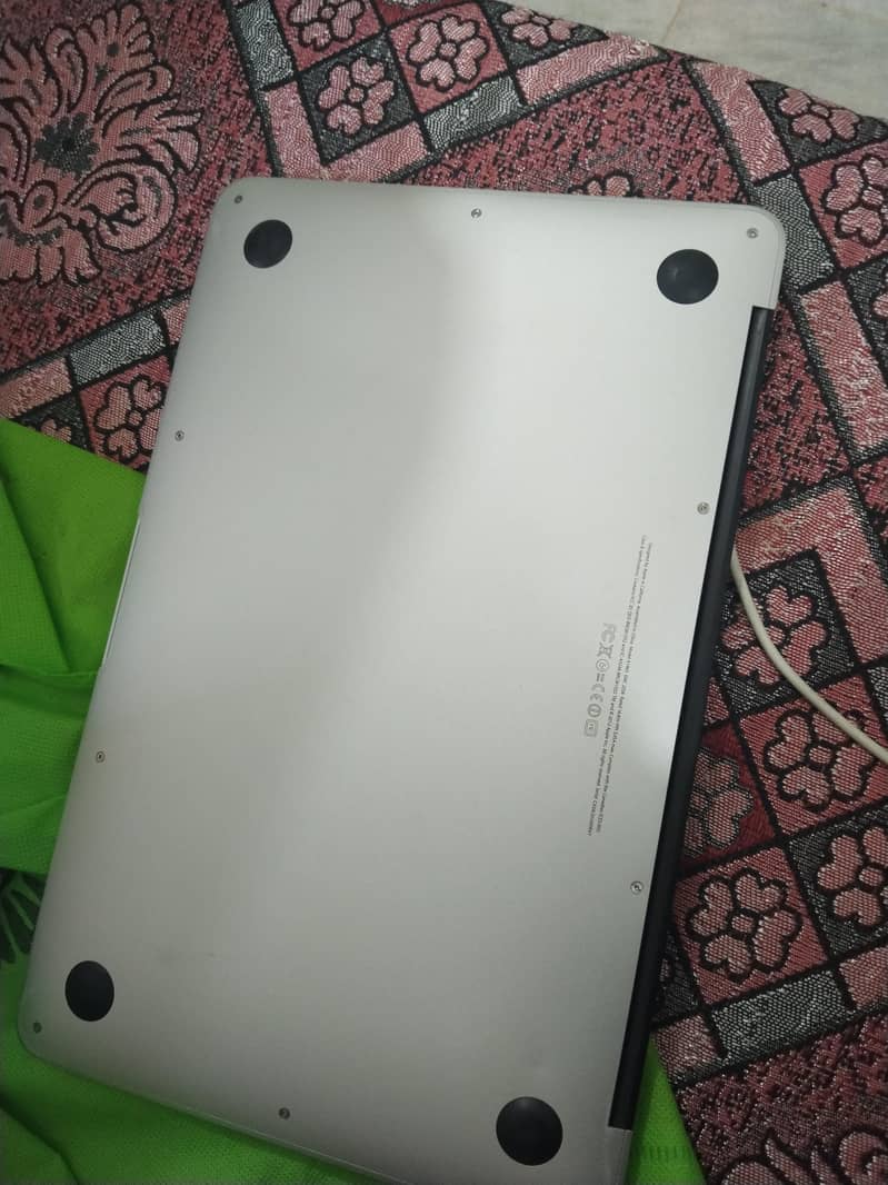 MacBook Air Model 2012 0