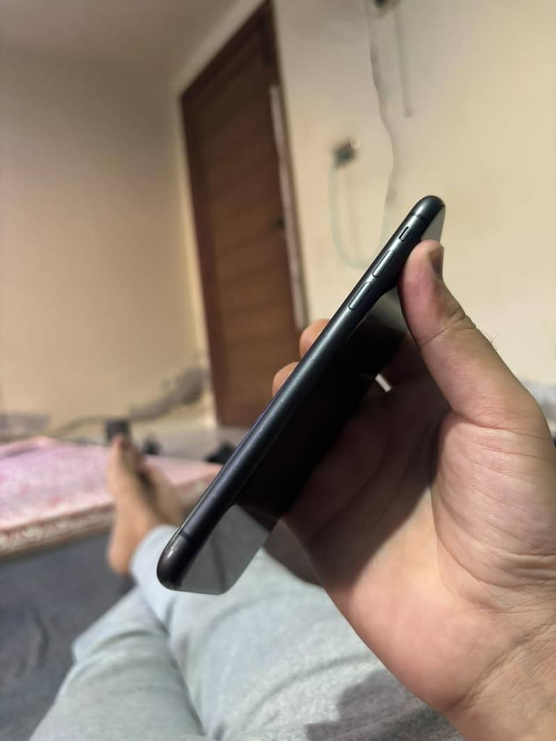 Apple iPhone 11 1