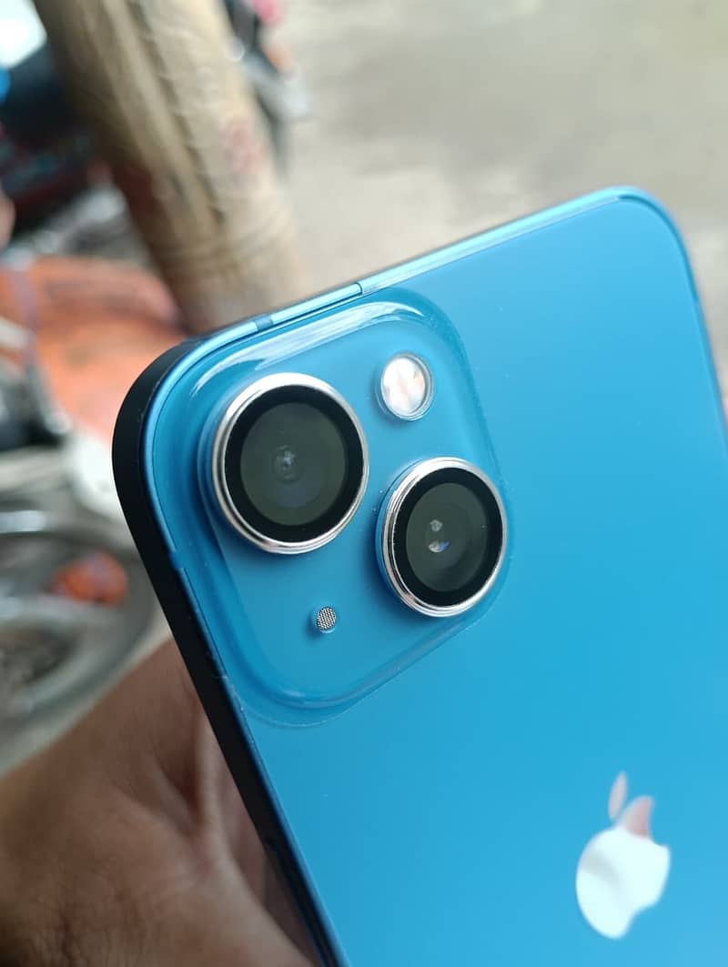 Apple iPhone 13 1